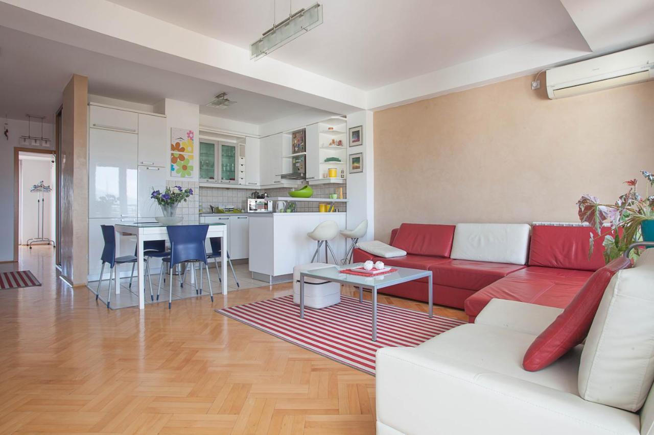 Red Apartment Скопье Экстерьер фото